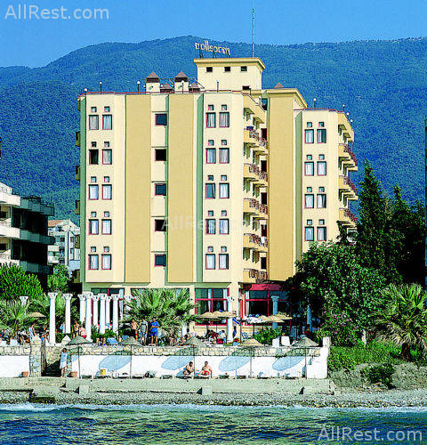 Macellan Hotel 